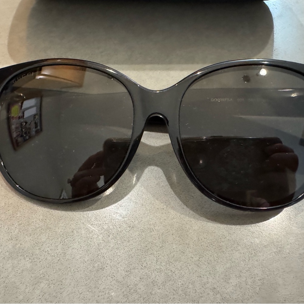 Gucci Black Sunglasses with Gold Accent (NWOT) - Picture 6 of 6